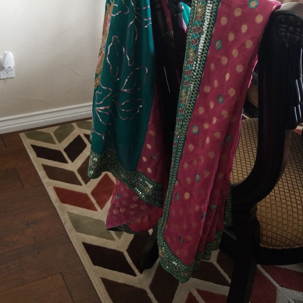 Saree with blouse!! - Picture 7 of 8